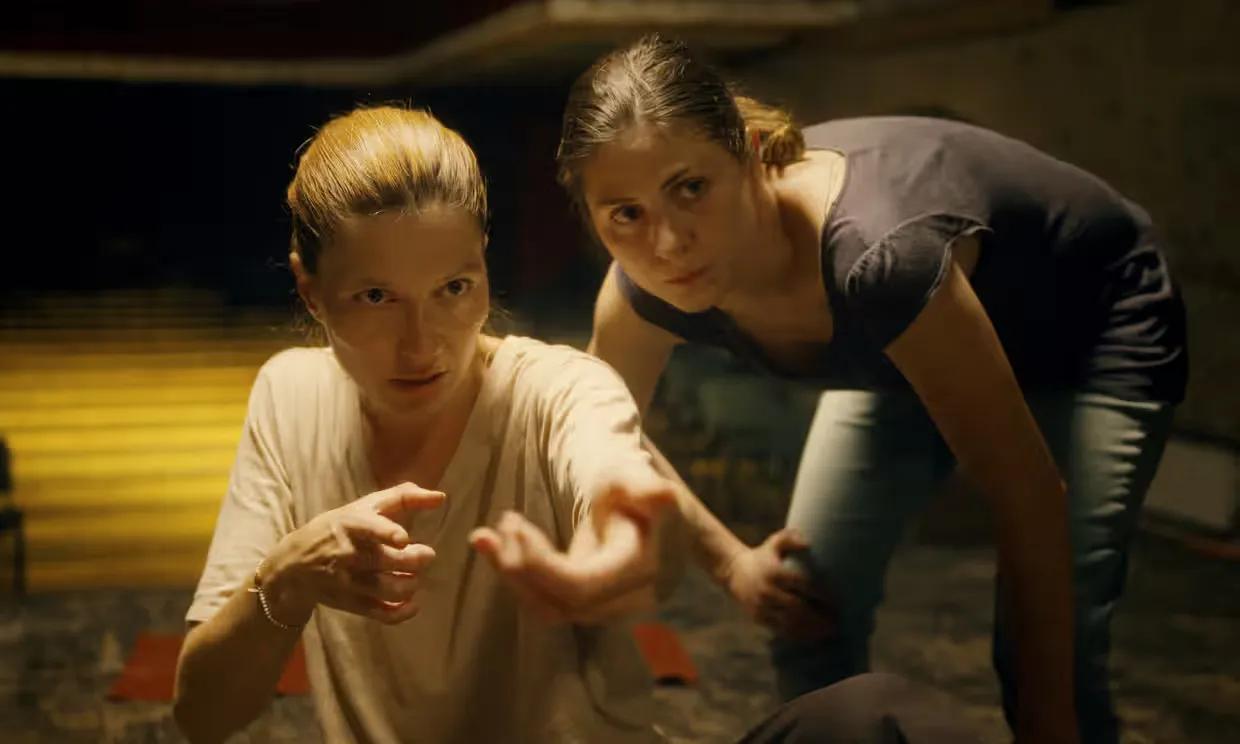 Огляд фільму «Синдром Гамлета»: українські солдати на сцені Шекспіра – мистецтво як зцілення в часи війни